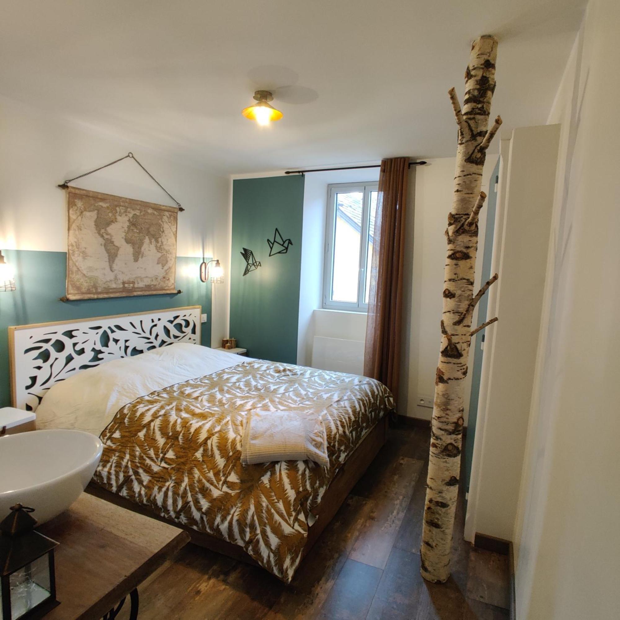 Au Coin Du Chemin Otel Chambéry Oda fotoğraf