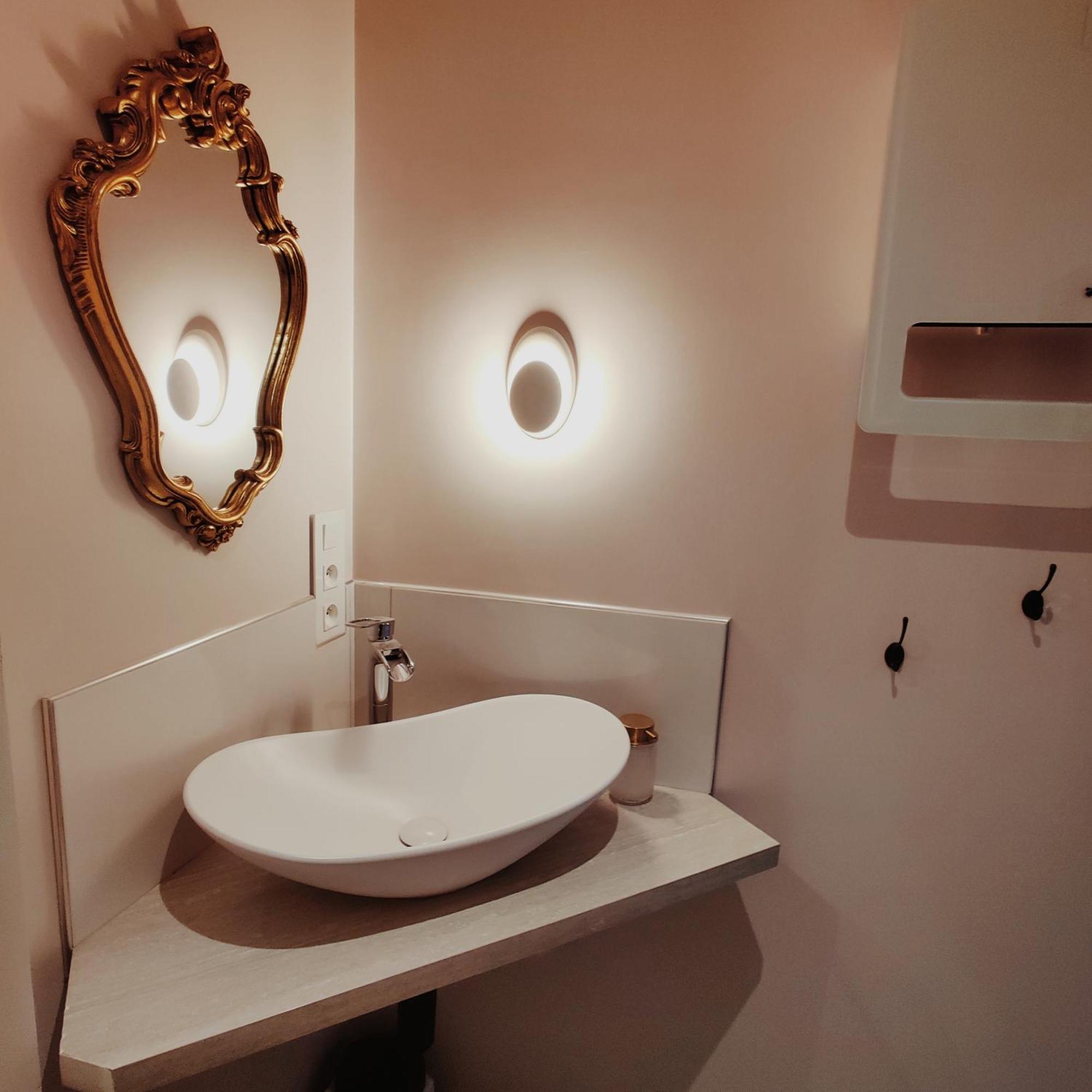 Au Coin Du Chemin Otel Chambéry Oda fotoğraf