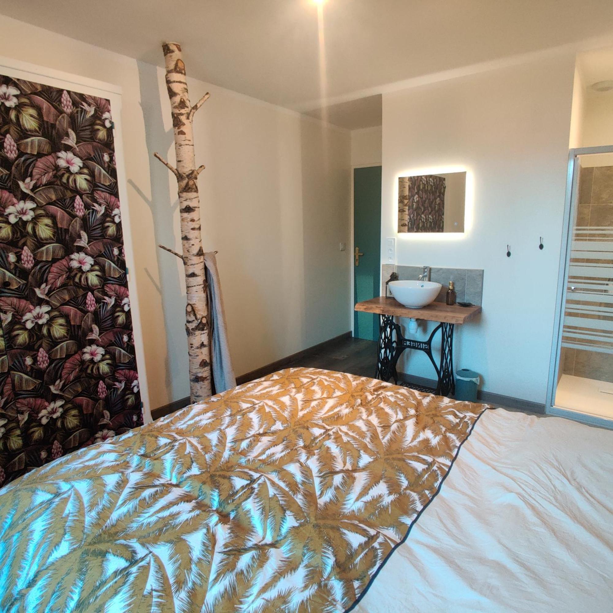 Au Coin Du Chemin Otel Chambéry Oda fotoğraf